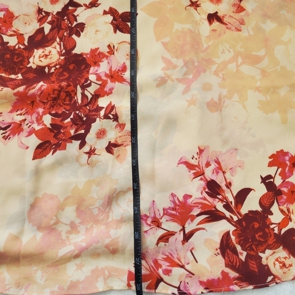 Bundle Only:‎ Rose + Olivia Spring Forward Floral Flowy Top  Size L - Picture 11 of 15